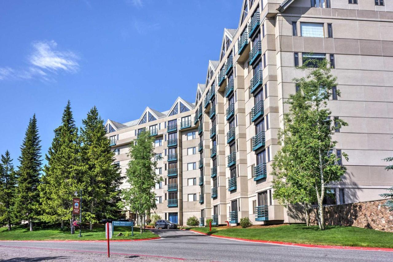 Big Sky Condo With Mountain Views, Hike, Ski And Fish! Bagian luar foto